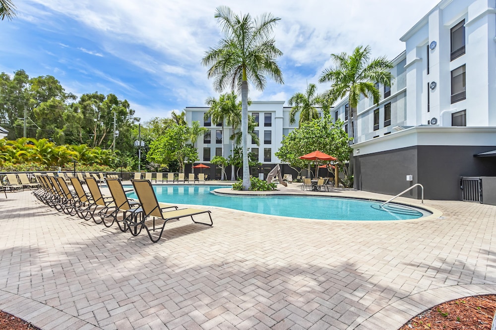 Holiday Inn St. Petersburg West by IHG — Swimming pool in Gulfport, Florida