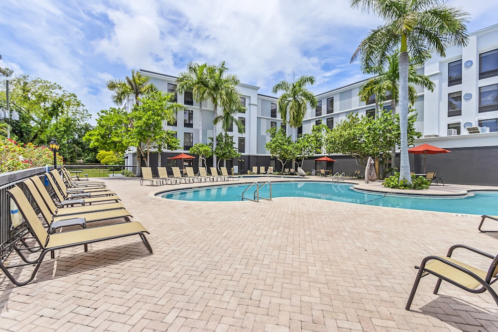 Holiday Inn St. Petersburg West by IHG — Swimming pool in Gulfport, Florida