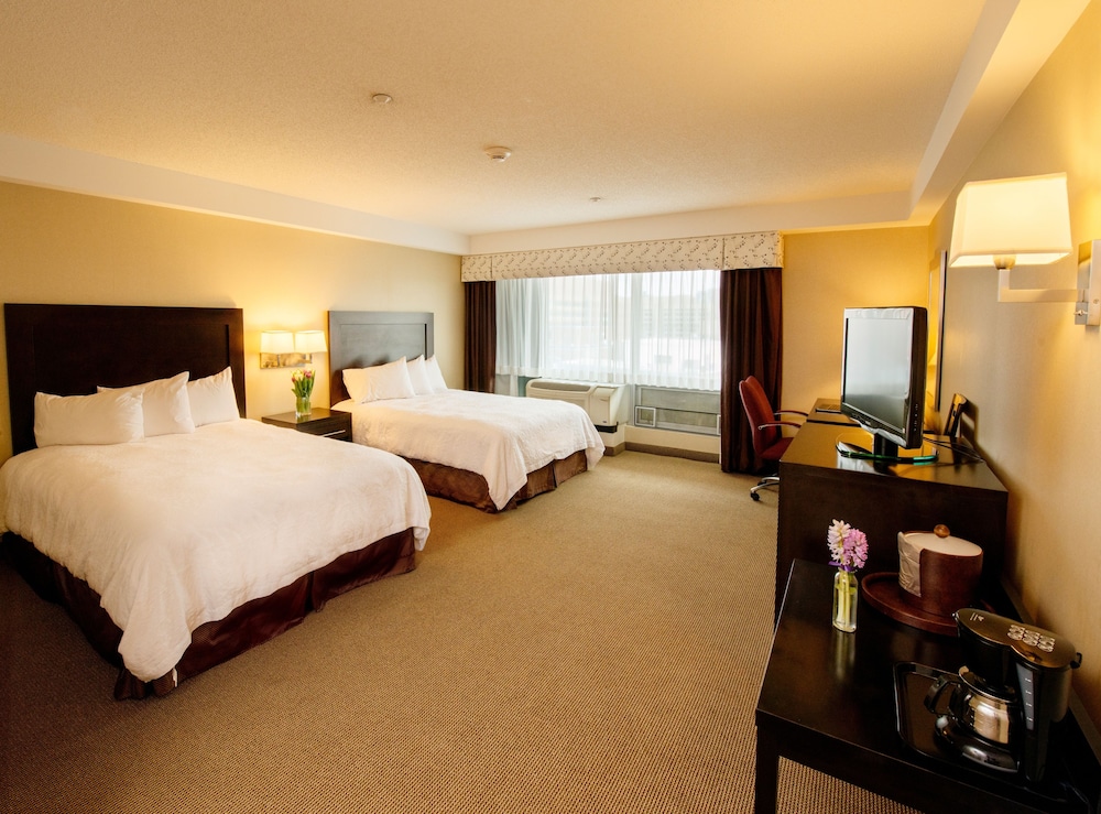 Hampton Inn & Suites Boston Crosstown Center — Hotel rooms in Boston, Massachusetts