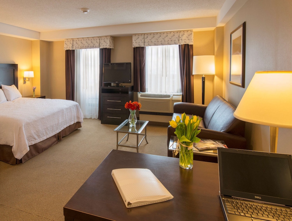 Hampton Inn & Suites Boston Crosstown Center — Hotel rooms in Boston, Massachusetts