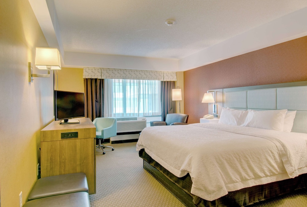 Hampton Inn & Suites Boston Crosstown Center — Hotel rooms in Boston, Massachusetts