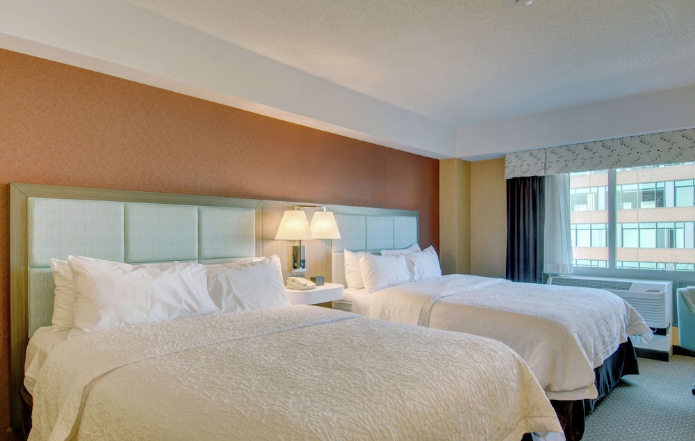 Hampton Inn & Suites Boston Crosstown Center — Hotel rooms in Boston, Massachusetts