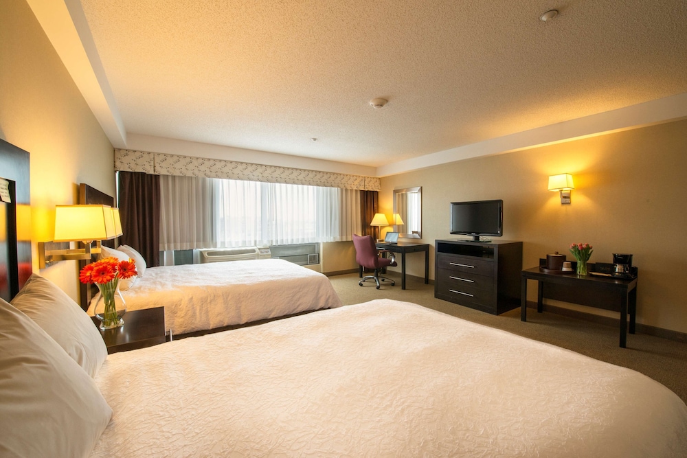 Hampton Inn & Suites Boston Crosstown Center — Hotel rooms in Boston, Massachusetts