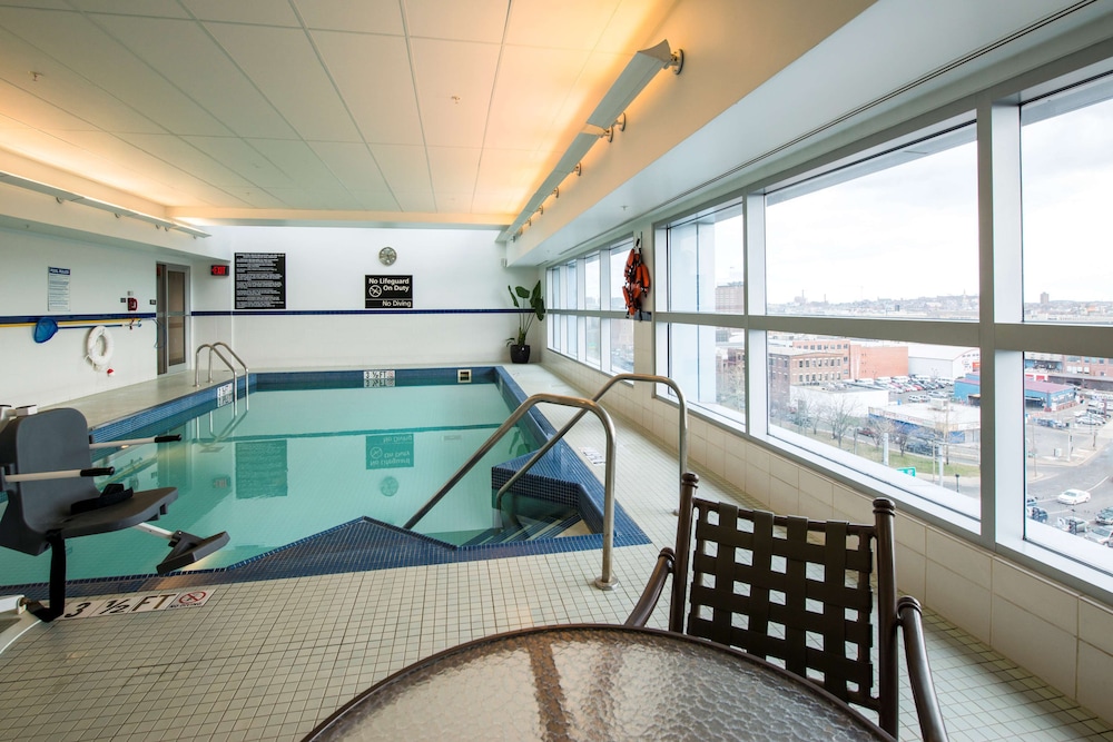 Hampton Inn & Suites Boston Crosstown Center — Swimming pool in Boston, Massachusetts
