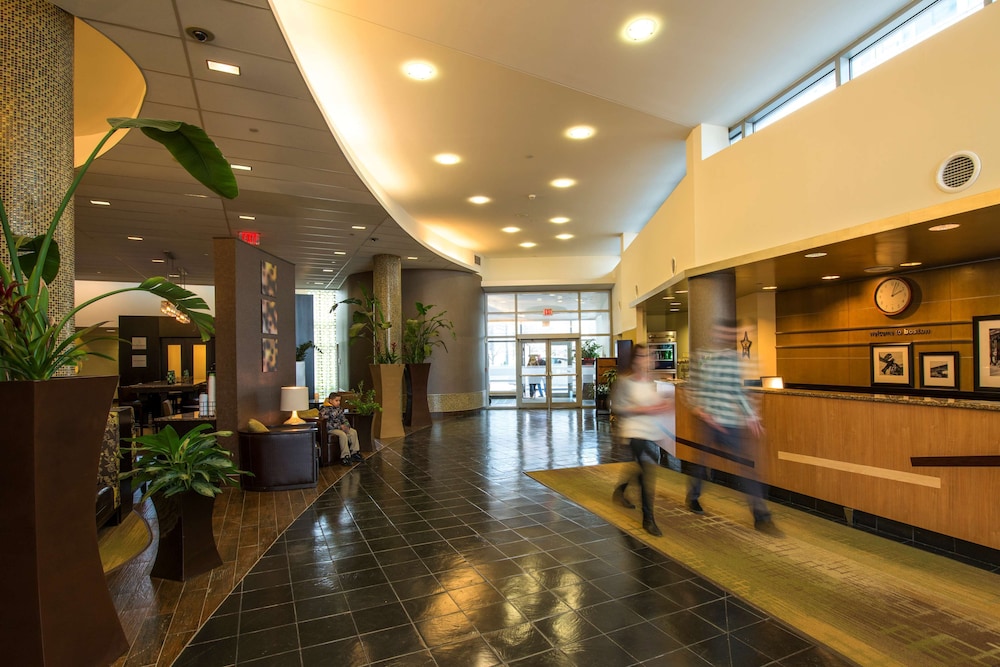 Hampton Inn & Suites Boston Crosstown Center — Hotel building in Boston, Massachusetts