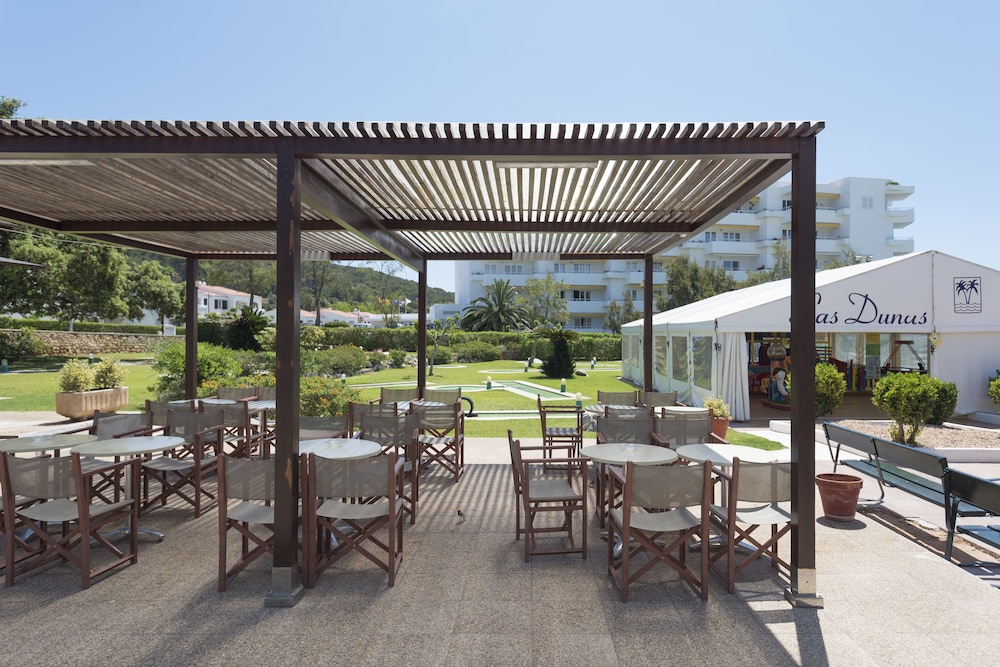 Apartamentos Seth Mestral y Llebeig — Restaurant & bars in Santo Tomas, Balearic Islands