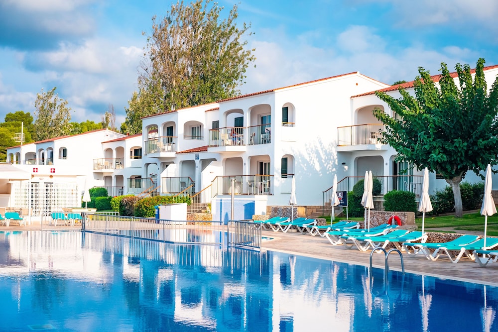 Apartamentos Seth Mestral y Llebeig — Main photo in Santo Tomas, Balearic Islands