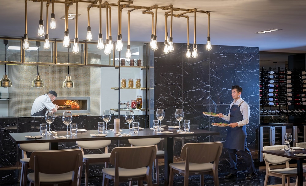 Clayton Hotel Dublin Airport — Restaurant & bars in Dublin, Dublin City