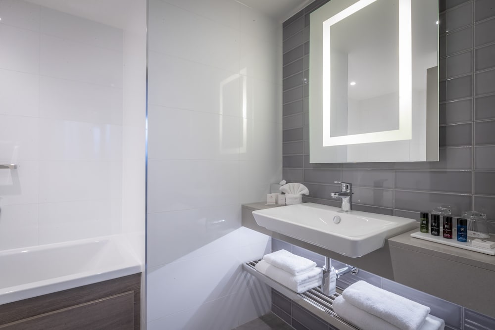 Clayton Hotel Dublin Airport — Hotel rooms in Dublin, Dublin City