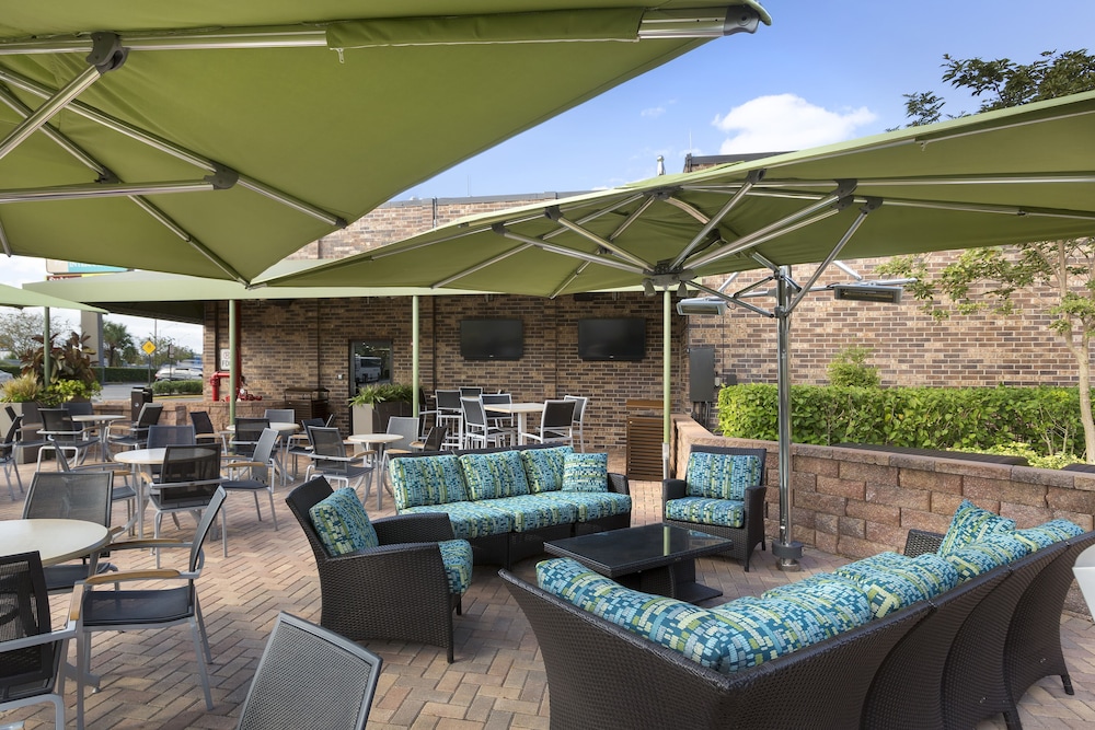 Rosen Inn International — Restaurant & bars in Orlando, Florida