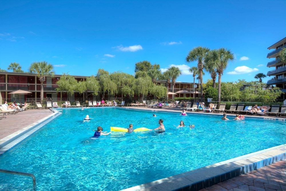 Rosen Inn International — Swimming pool in Orlando, Florida