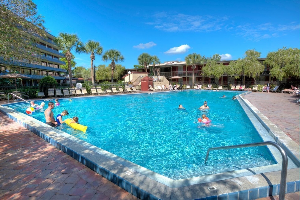 Rosen Inn International — Swimming pool in Orlando, Florida