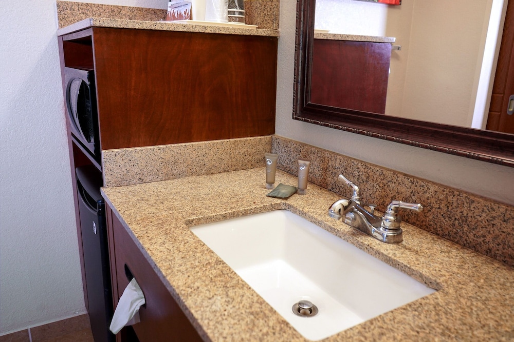 Rosen Inn International — Hotel rooms in Orlando, Florida