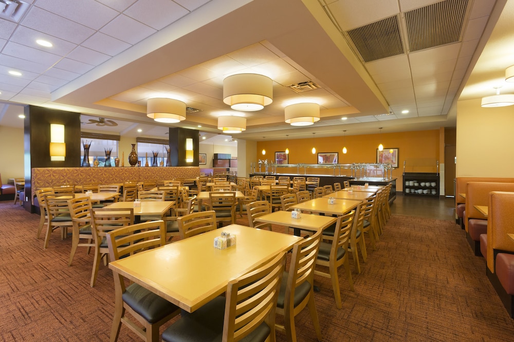 Rosen Inn International — Restaurant & bars in Orlando, Florida
