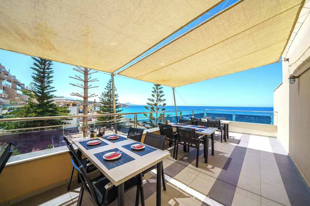 Macaris Suites and SPA — Beach in Rethymnon