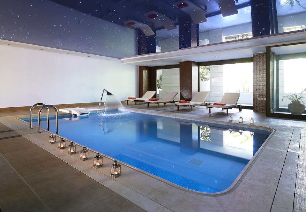 Macaris Suites and SPA — Swimming pool in Rethymnon