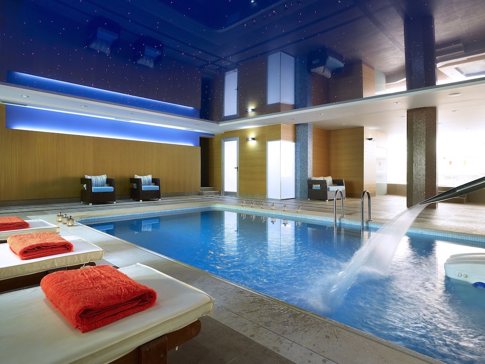 Macaris Suites and SPA — Swimming pool in Rethymnon
