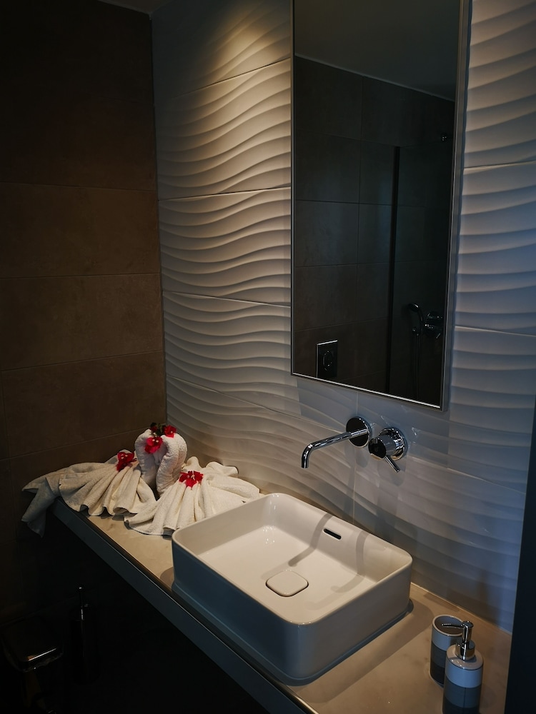 Zoes Hotel — Hotel rooms in Faliraki, South Aegean