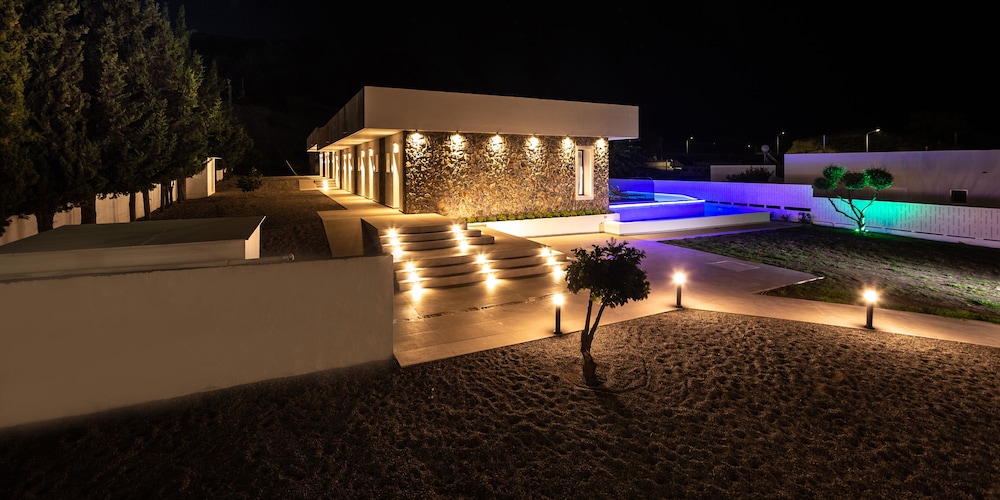 Zoes Hotel — Swimming pool in Faliraki, South Aegean