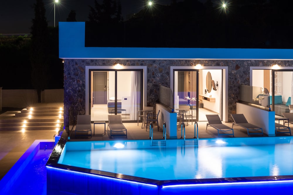 Zoes Hotel — Swimming pool in Faliraki, South Aegean