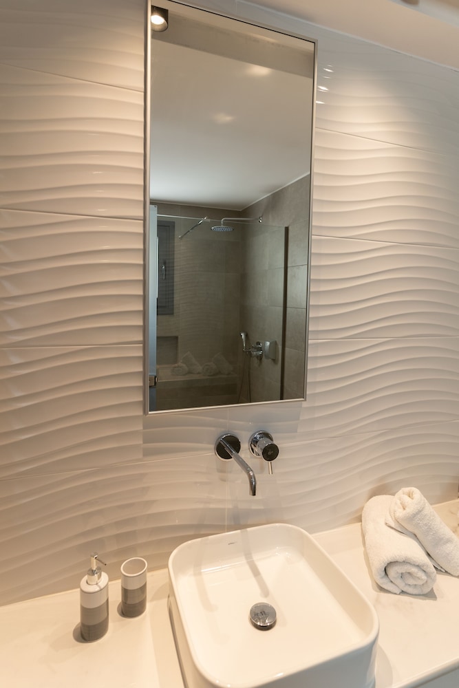 Zoes Hotel — Hotel rooms in Faliraki, South Aegean