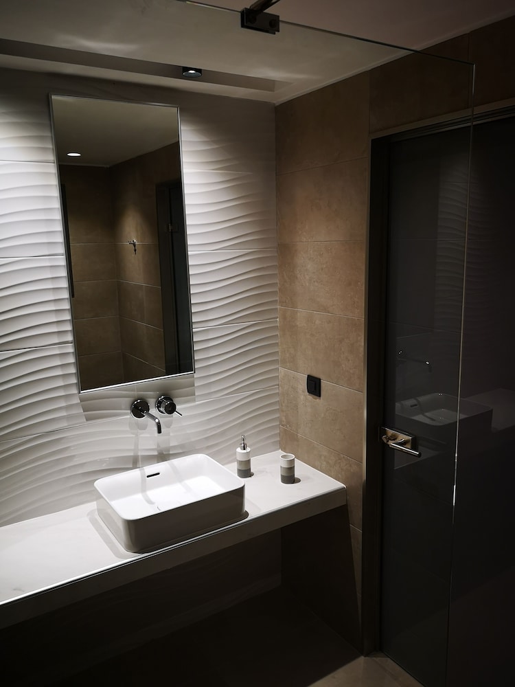 Zoes Hotel — Hotel rooms in Faliraki, South Aegean