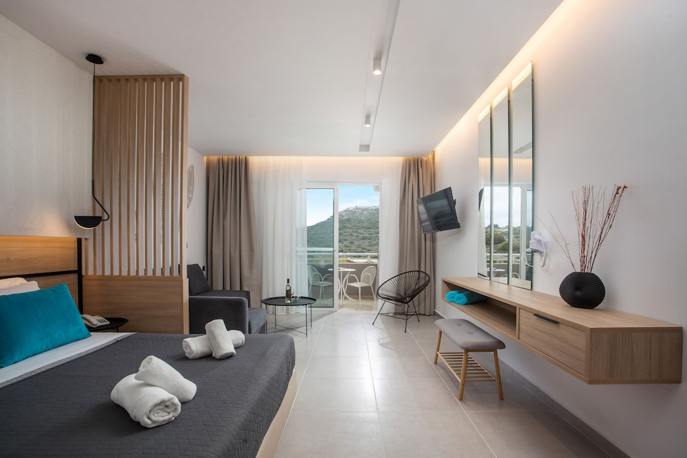 Zoes Hotel — Hotel rooms in Faliraki, South Aegean