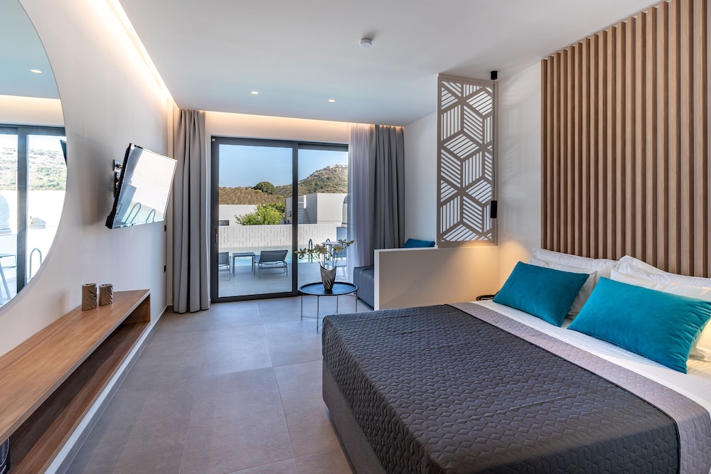 Zoes Hotel — Hotel rooms in Faliraki, South Aegean