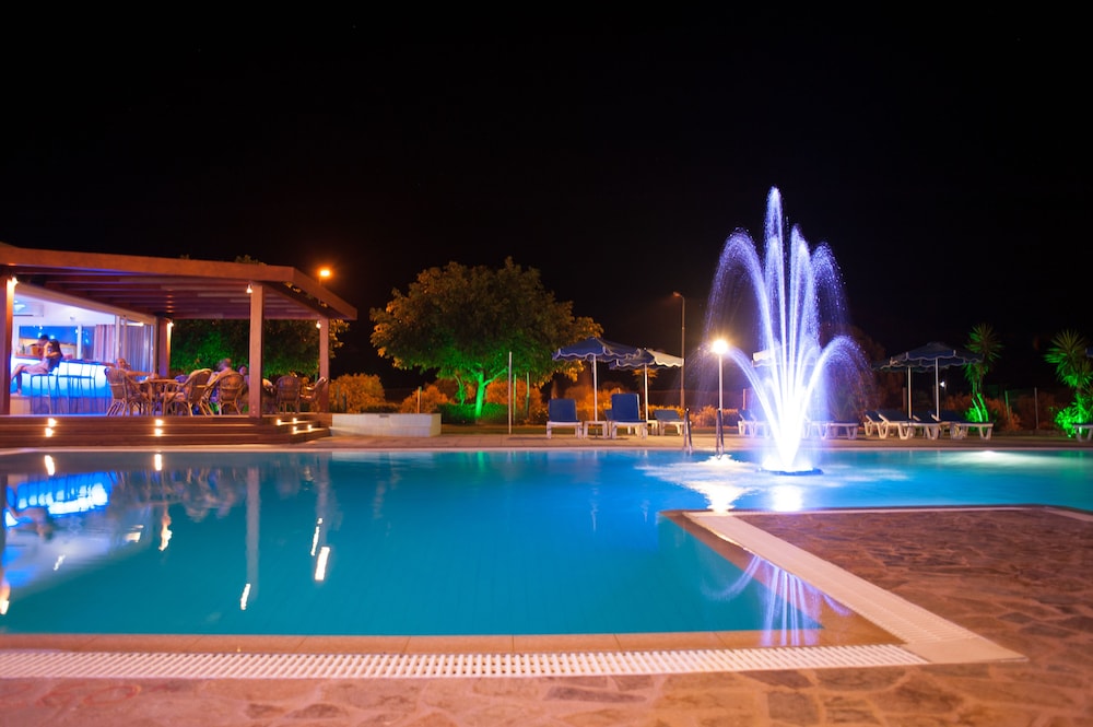 Zoes Hotel — Swimming pool in Faliraki, South Aegean