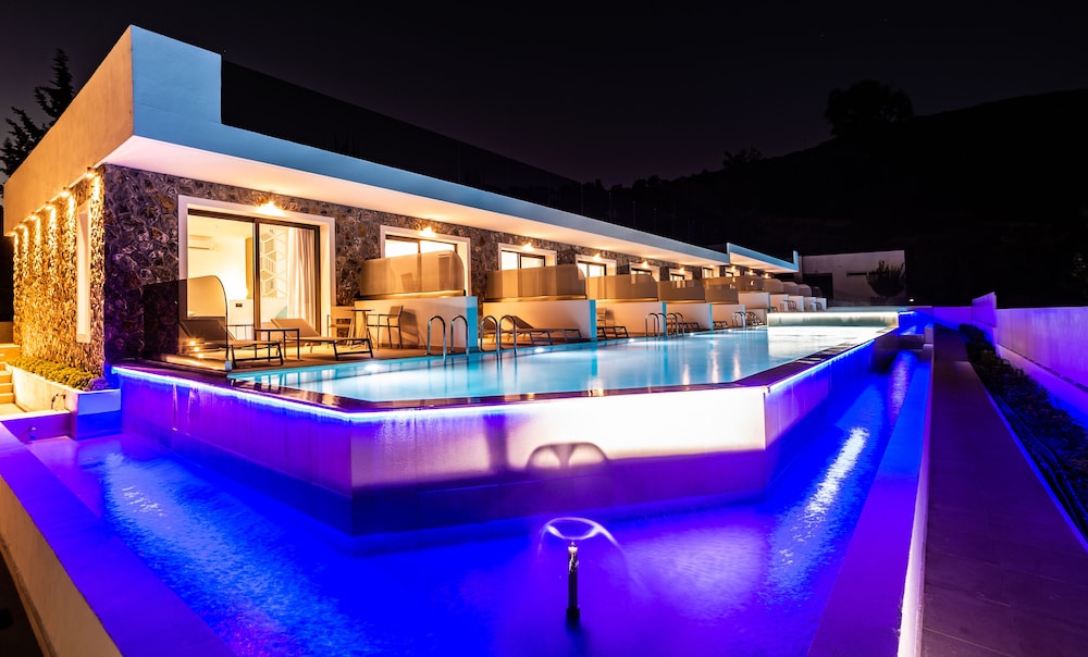 Zoes Hotel — Swimming pool in Faliraki, South Aegean