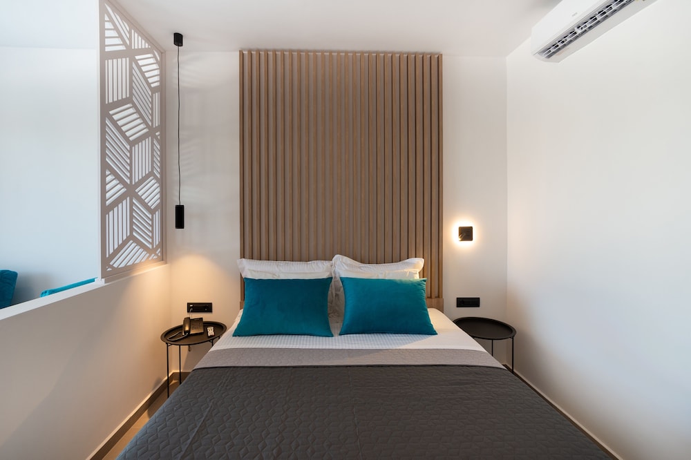 Zoes Hotel — Hotel rooms in Faliraki, South Aegean