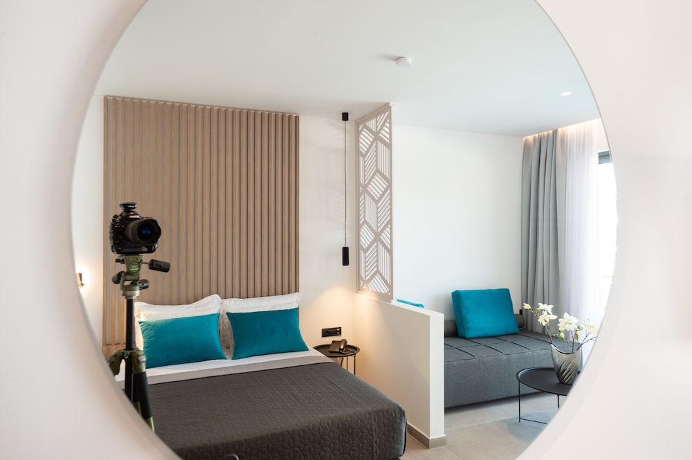 Zoes Hotel — Hotel rooms in Faliraki, South Aegean