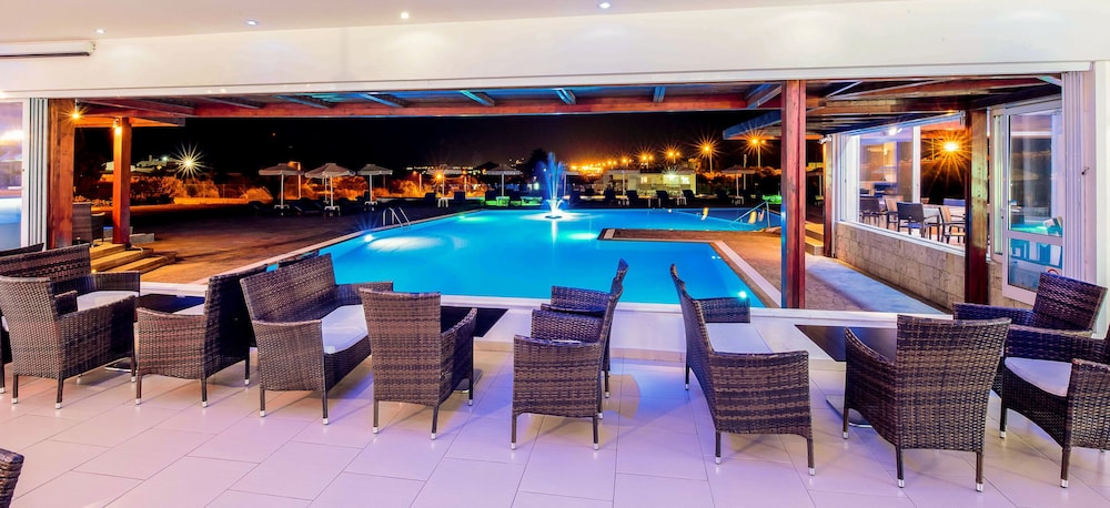 Zoes Hotel — Swimming pool in Faliraki, South Aegean