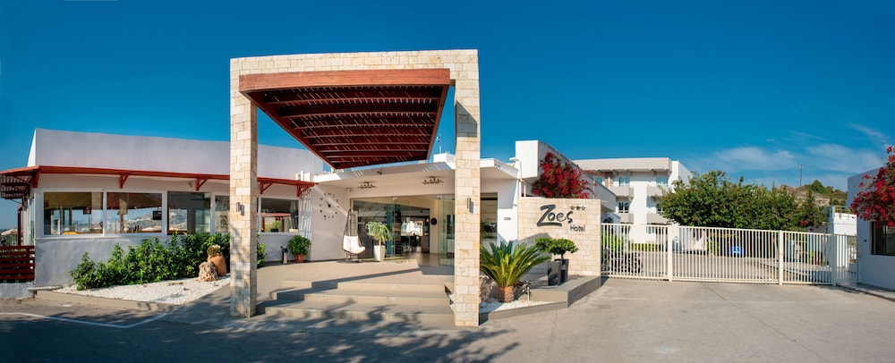 Zoes Hotel — Hotel building in Faliraki, South Aegean