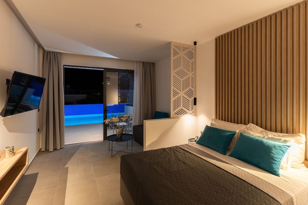 Zoes Hotel — Hotel rooms in Faliraki, South Aegean