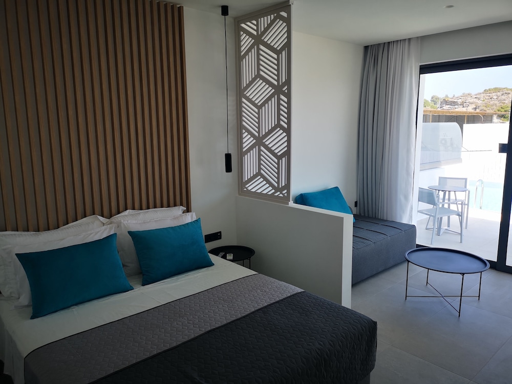 Zoes Hotel — Hotel rooms in Faliraki, South Aegean