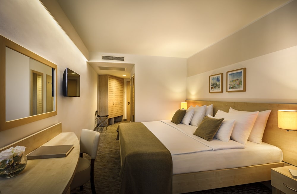 Valamar Parentino Hotel — Hotel rooms in Poreč, Istria
