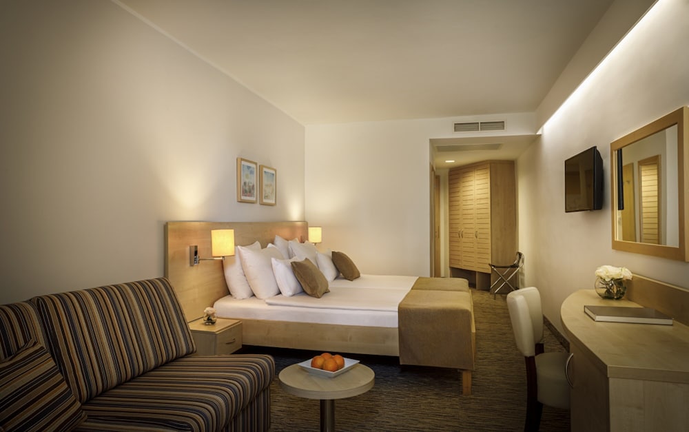 Valamar Parentino Hotel — Hotel rooms in Poreč, Istria