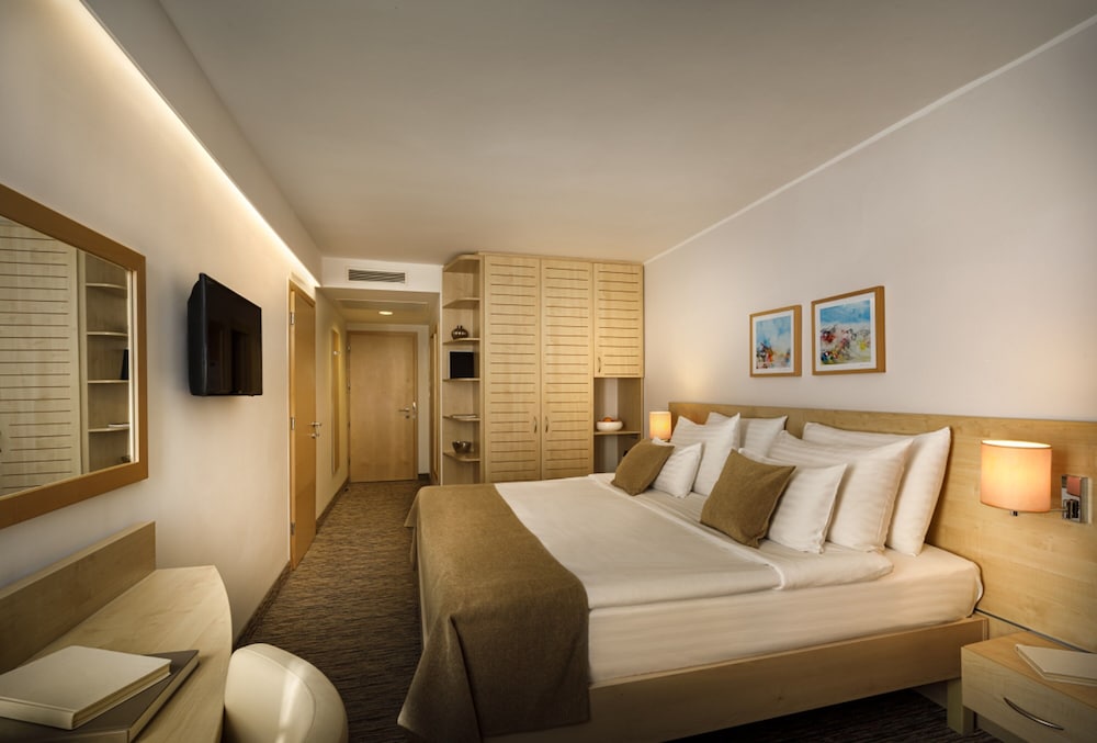 Valamar Parentino Hotel — Hotel rooms in Poreč, Istria