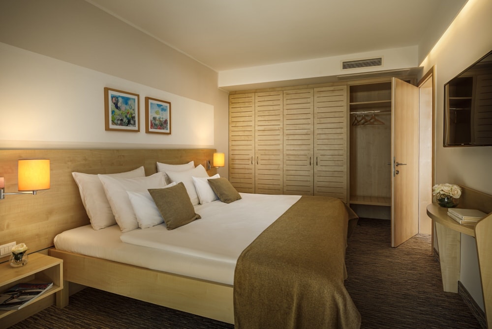 Valamar Parentino Hotel — Hotel rooms in Poreč, Istria