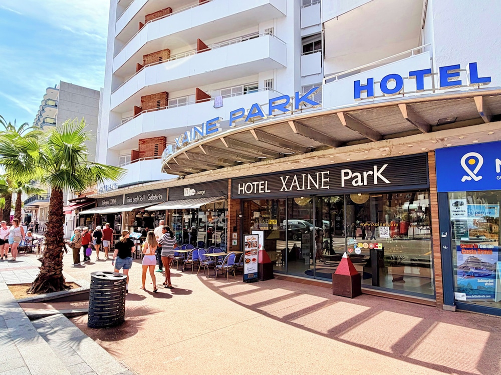 Hotel Xaine Park — Hotel building in Lloret de Mar, Catalonia