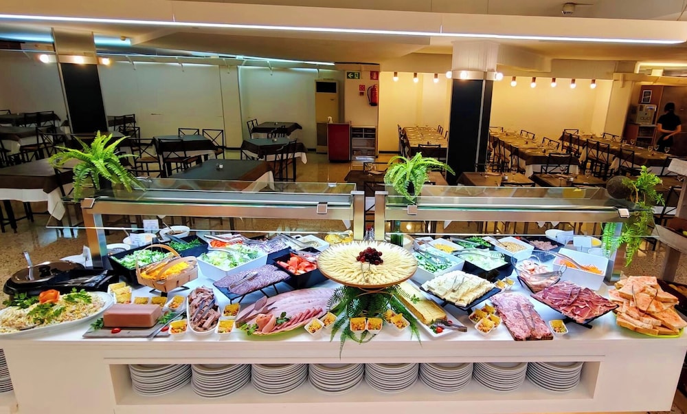 Hotel Xaine Park — Restaurant & bars in Lloret de Mar, Catalonia