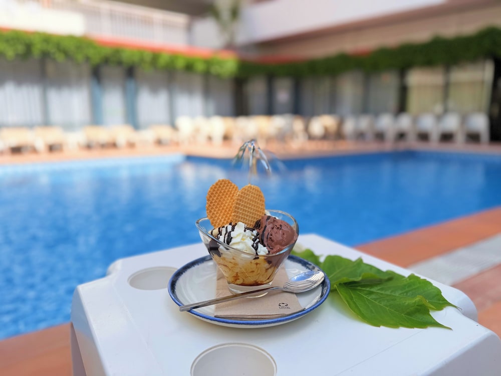 Hotel Xaine Park — Swimming pool in Lloret de Mar, Catalonia