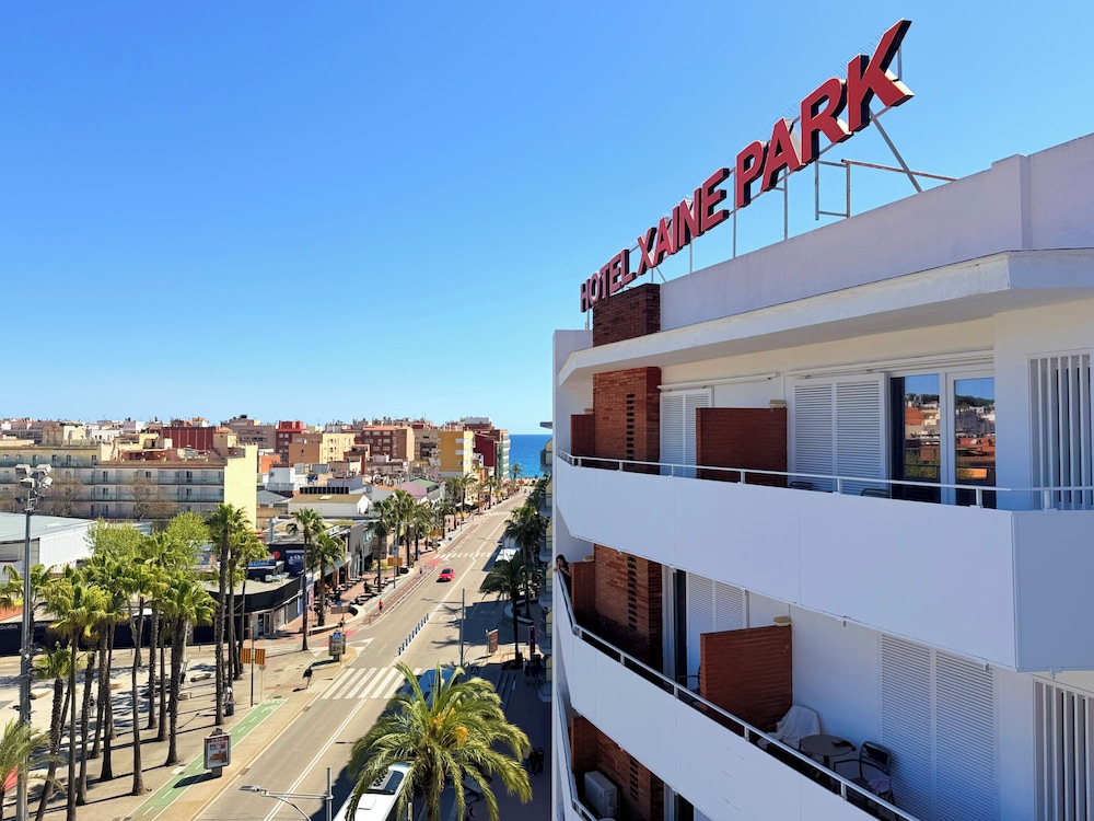 Hotel Xaine Park — Hotel building in Lloret de Mar, Catalonia