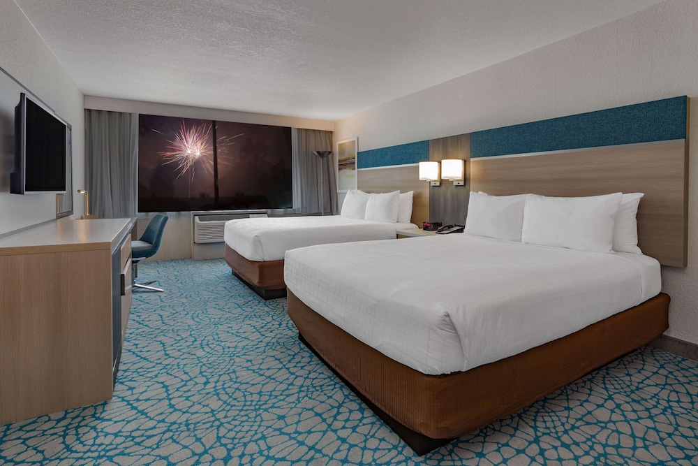 Holiday Inn Resort Kissimmee by the Parks by IHG — Hotel rooms in Kissimmee, Florida