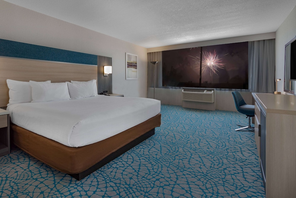 Holiday Inn Resort Kissimmee by the Parks by IHG — Hotel rooms in Kissimmee, Florida