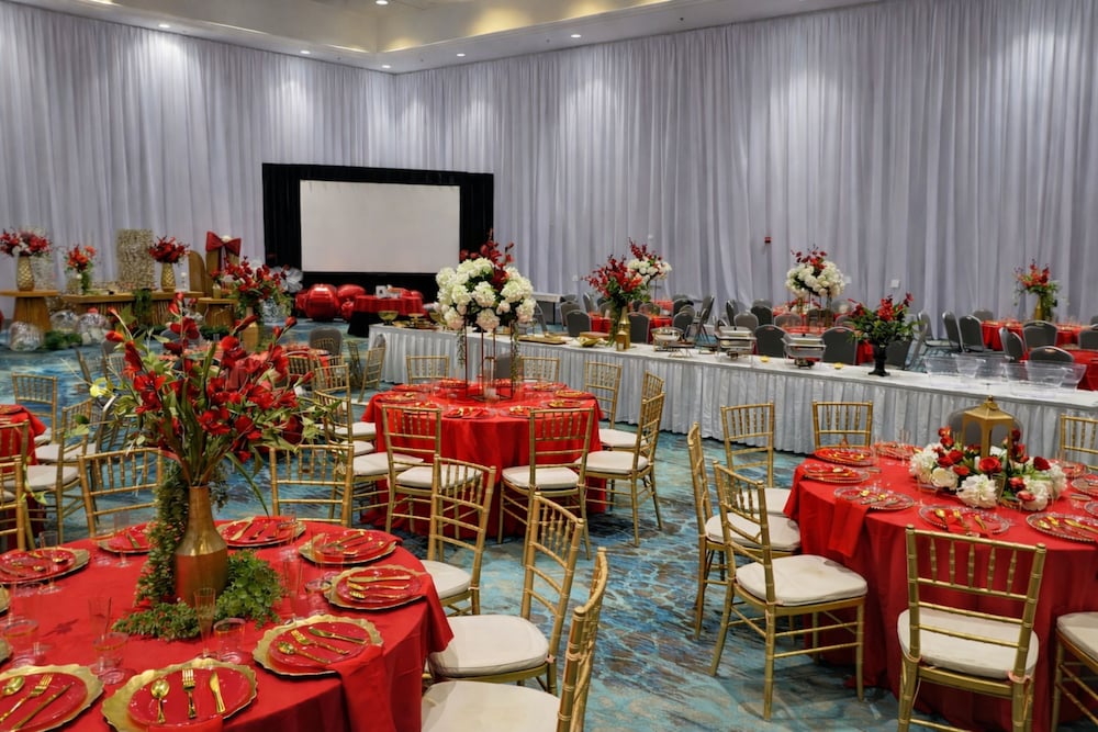 Holiday Inn Resort Kissimmee by the Parks by IHG — Restaurant & bars in Kissimmee, Florida