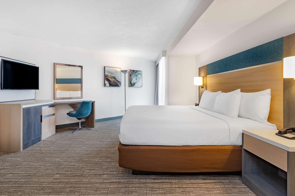 Holiday Inn Resort Kissimmee by the Parks by IHG — Hotel rooms in Kissimmee, Florida