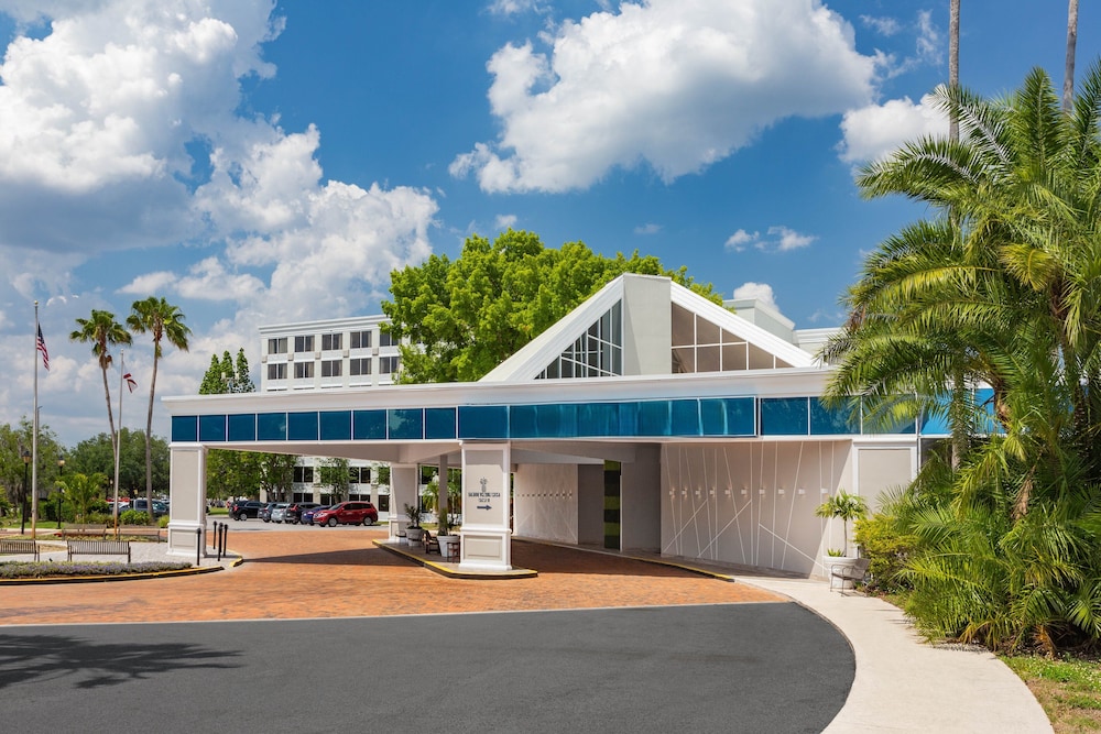 Holiday Inn Resort Kissimmee by the Parks by IHG — Hotel building in Kissimmee, Florida