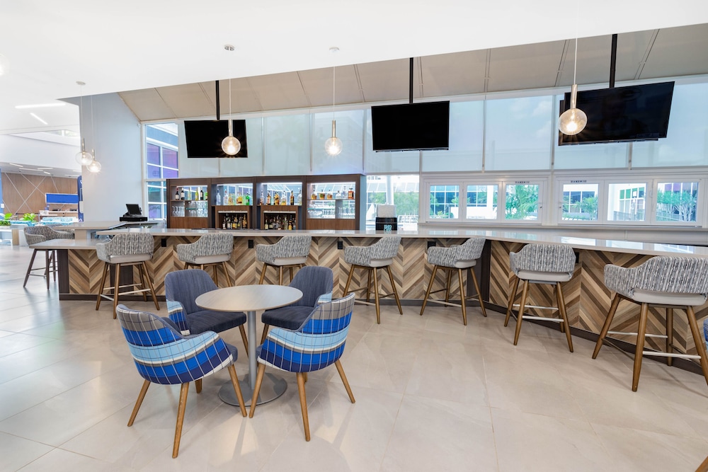 Holiday Inn Resort Kissimmee by the Parks by IHG — Restaurant & bars in Kissimmee, Florida
